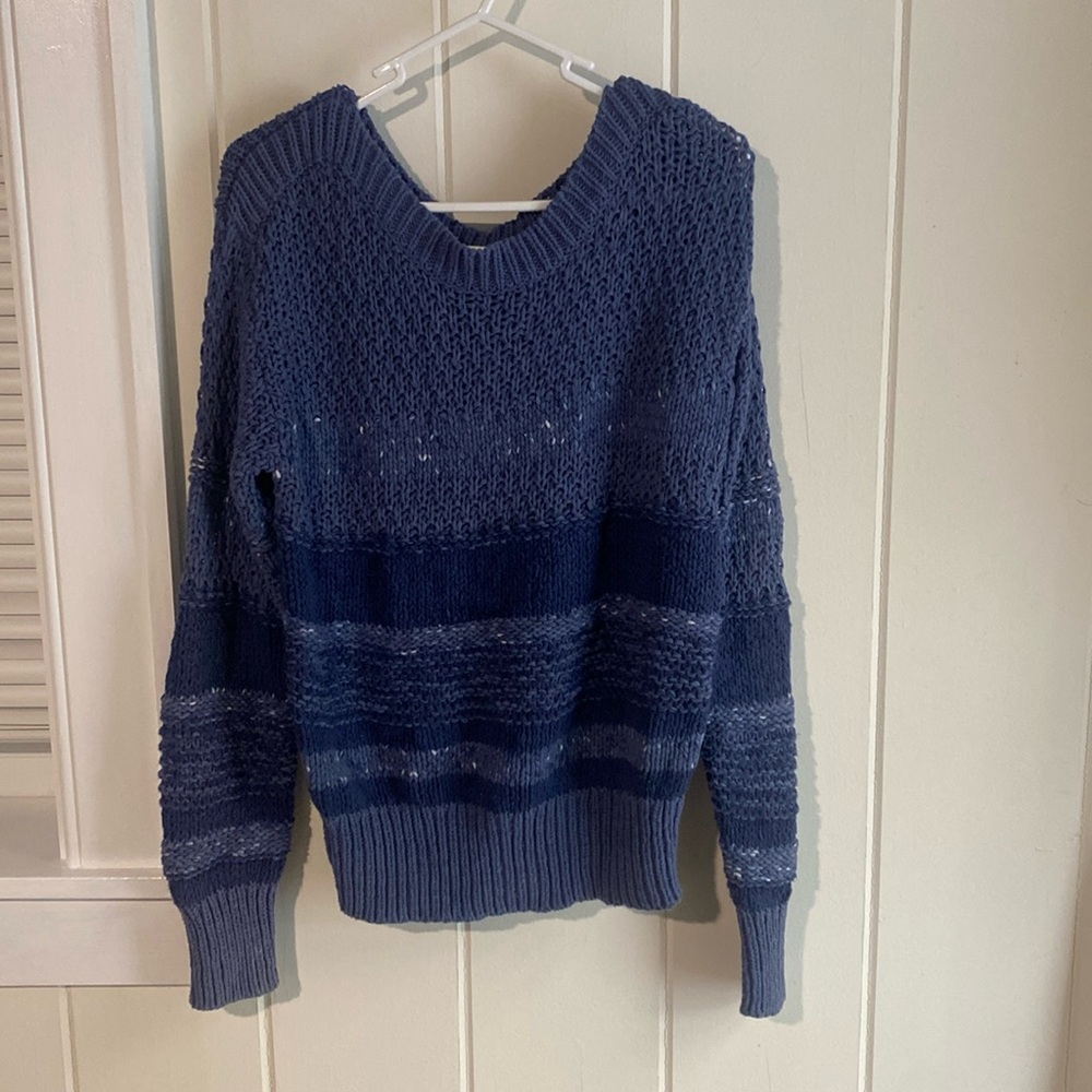 Gap blue knit sweater size M